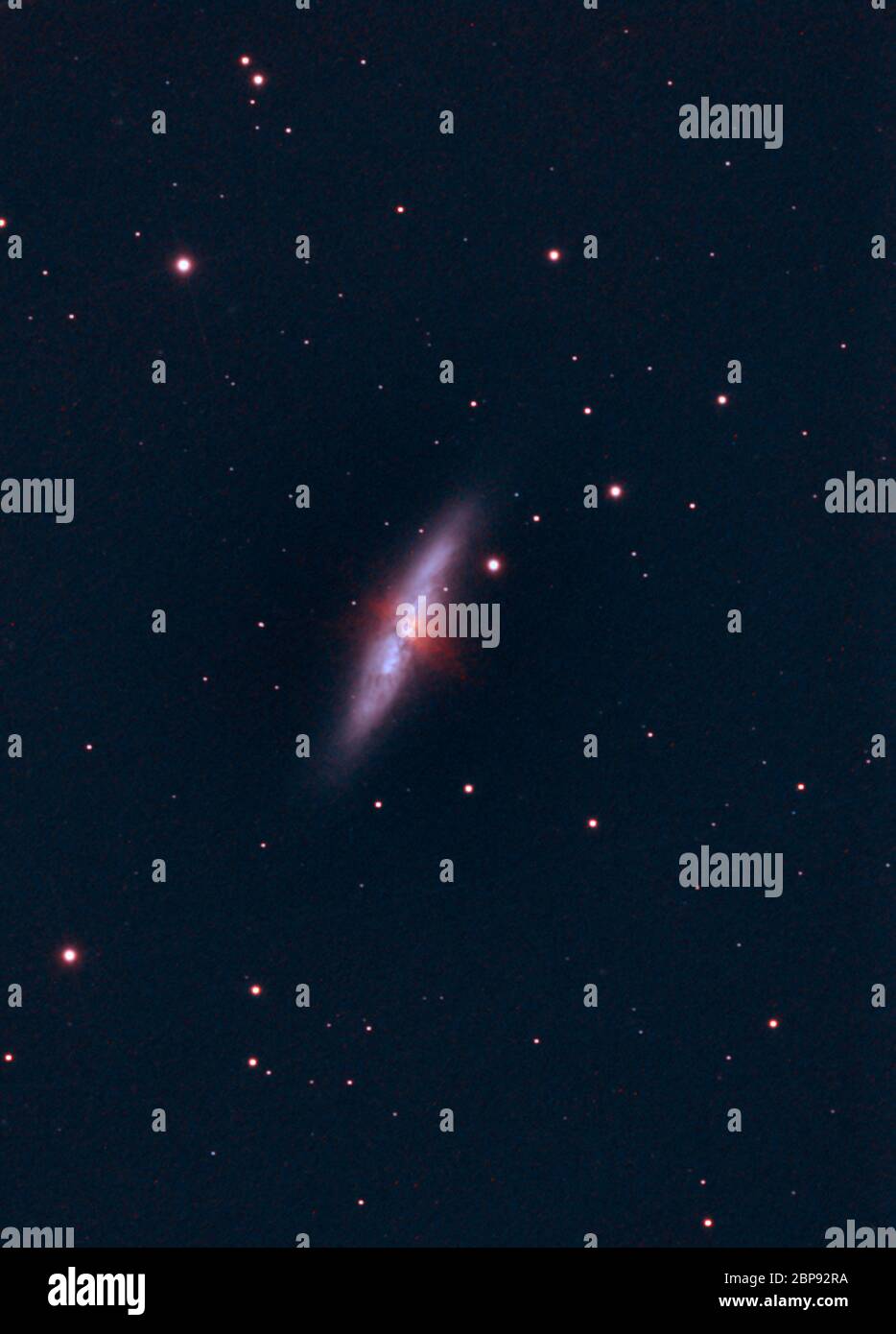 M82 unregelmäßige Galaxie in Ursa Major mit markanten roten Wasserstoff