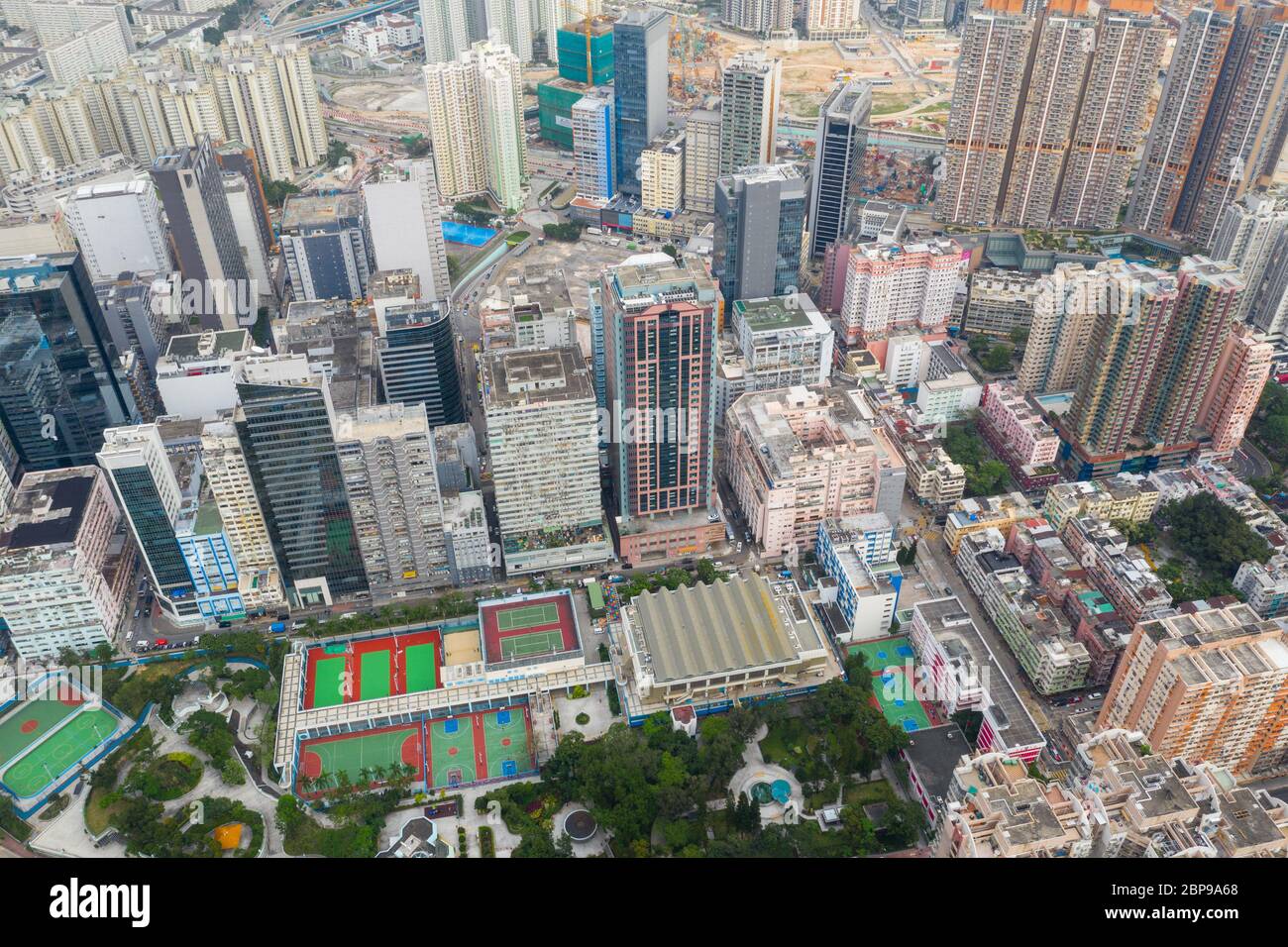 Nach Kwa Wan, Hongkong 17. Mai 2019: Blick von oben auf die Innenstadt von Hongkong Stockfoto