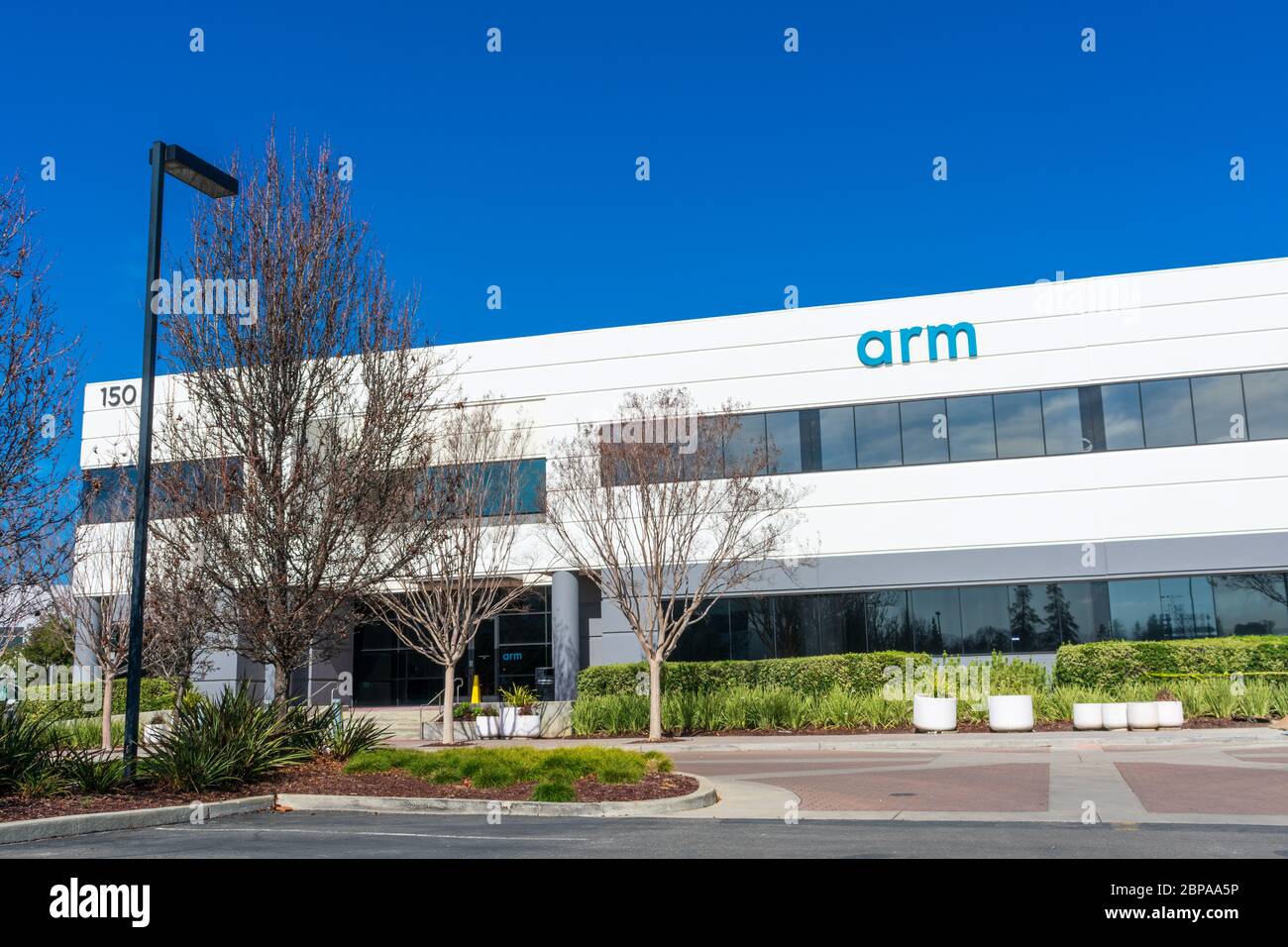 Arm Holdings Hauptsitz im Silicon Valley. Arm ist ein weltweit tätiges Halbleiter- und Softwaredesign-Unternehmen - San Jose, Kalifornien, USA - 2020 Stockfoto