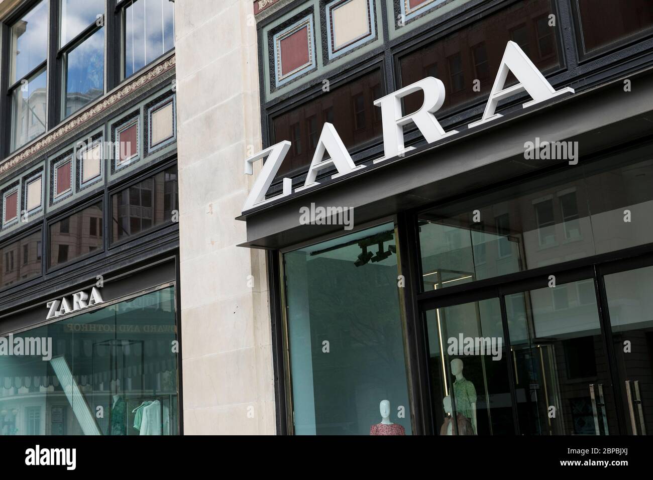 Ein Logo-Schild vor einem Zara-Einzelhandelsgeschäft in Washington, D.C. am 9. Mai 2020. Stockfoto