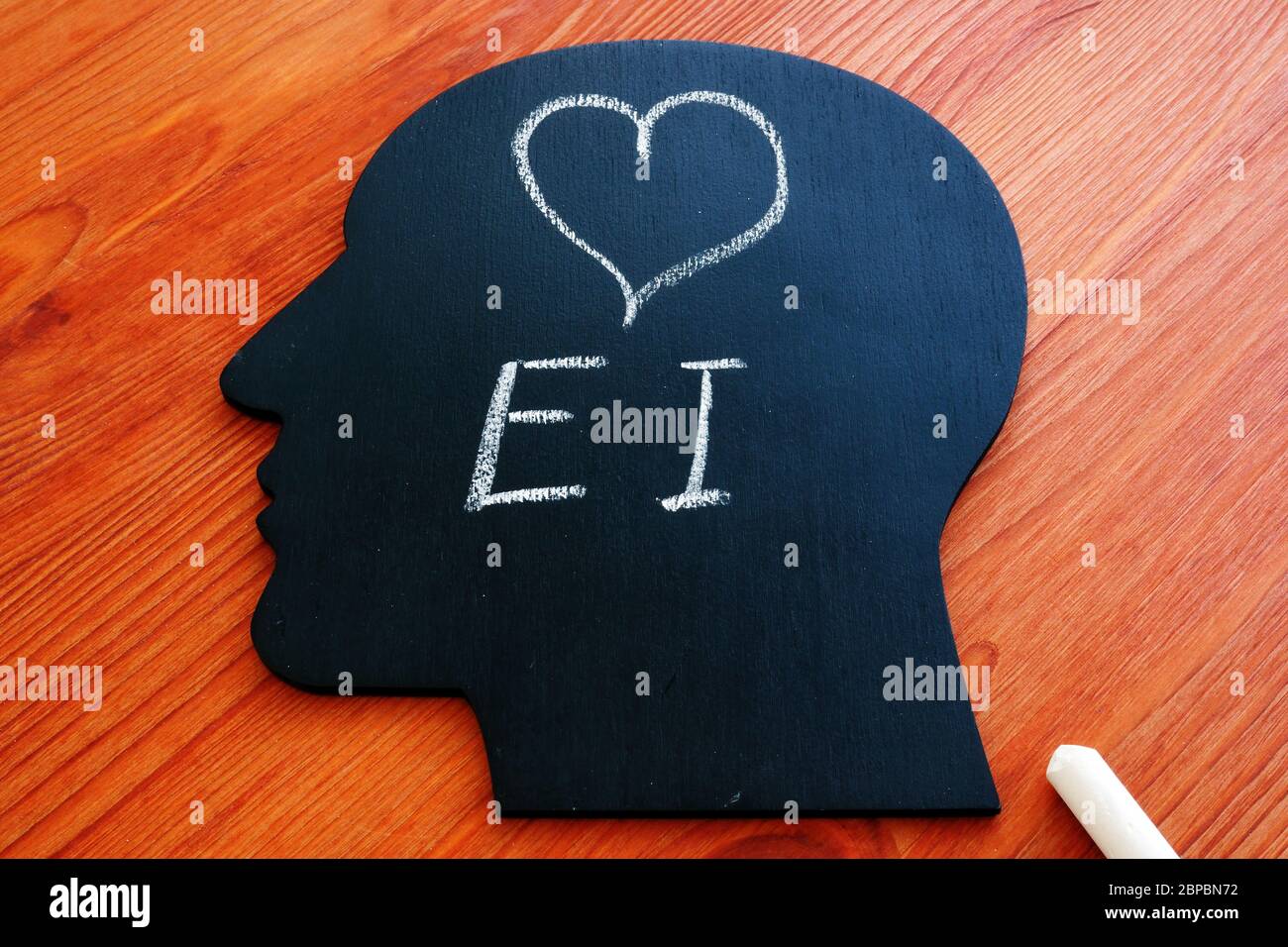 Ei emotionale Intelligenz Zeichen auf der Kopfform. Stockfoto