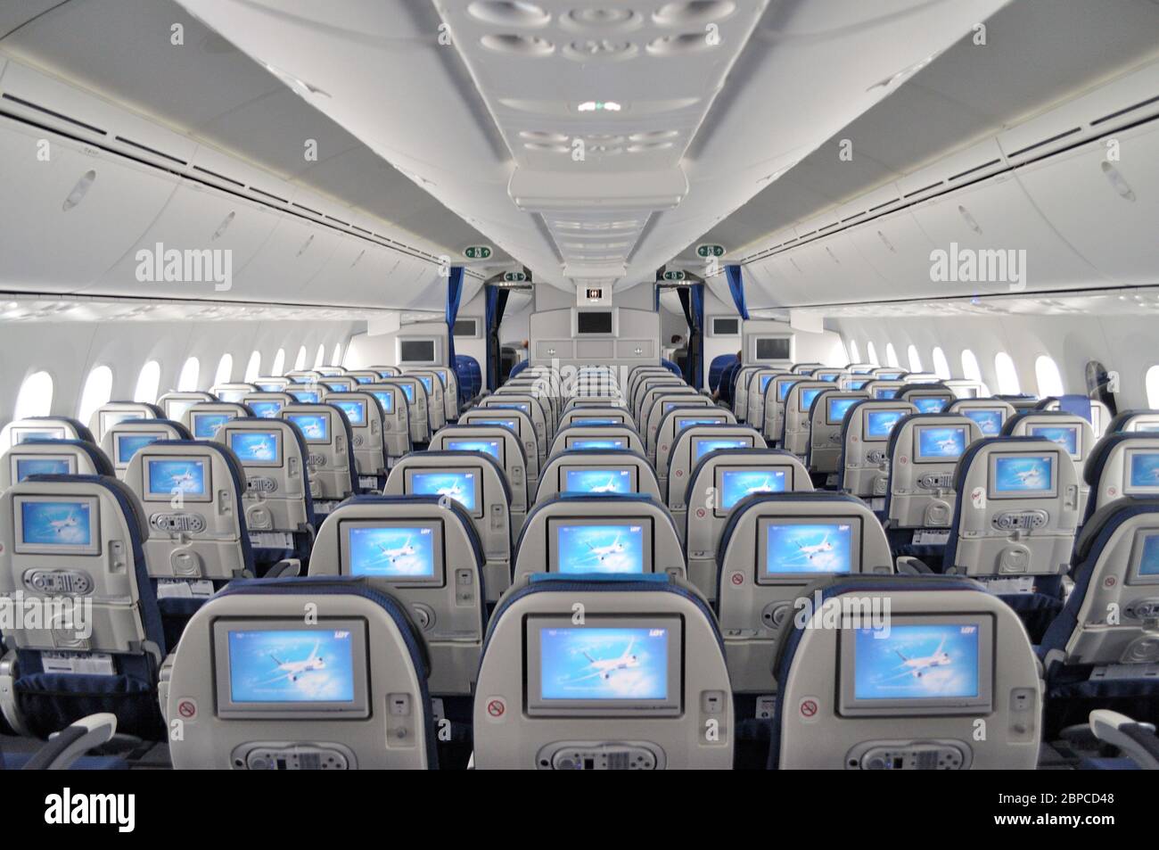 Boeing 787 Dreamliner Cockpit Controls Stock Photo Al - vrogue.co