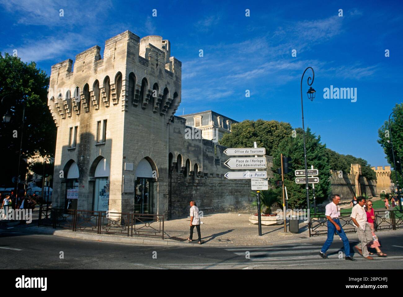 Avignon Provence Frankreich Stadtmauern & Tor Porte de la Republique Stockfoto