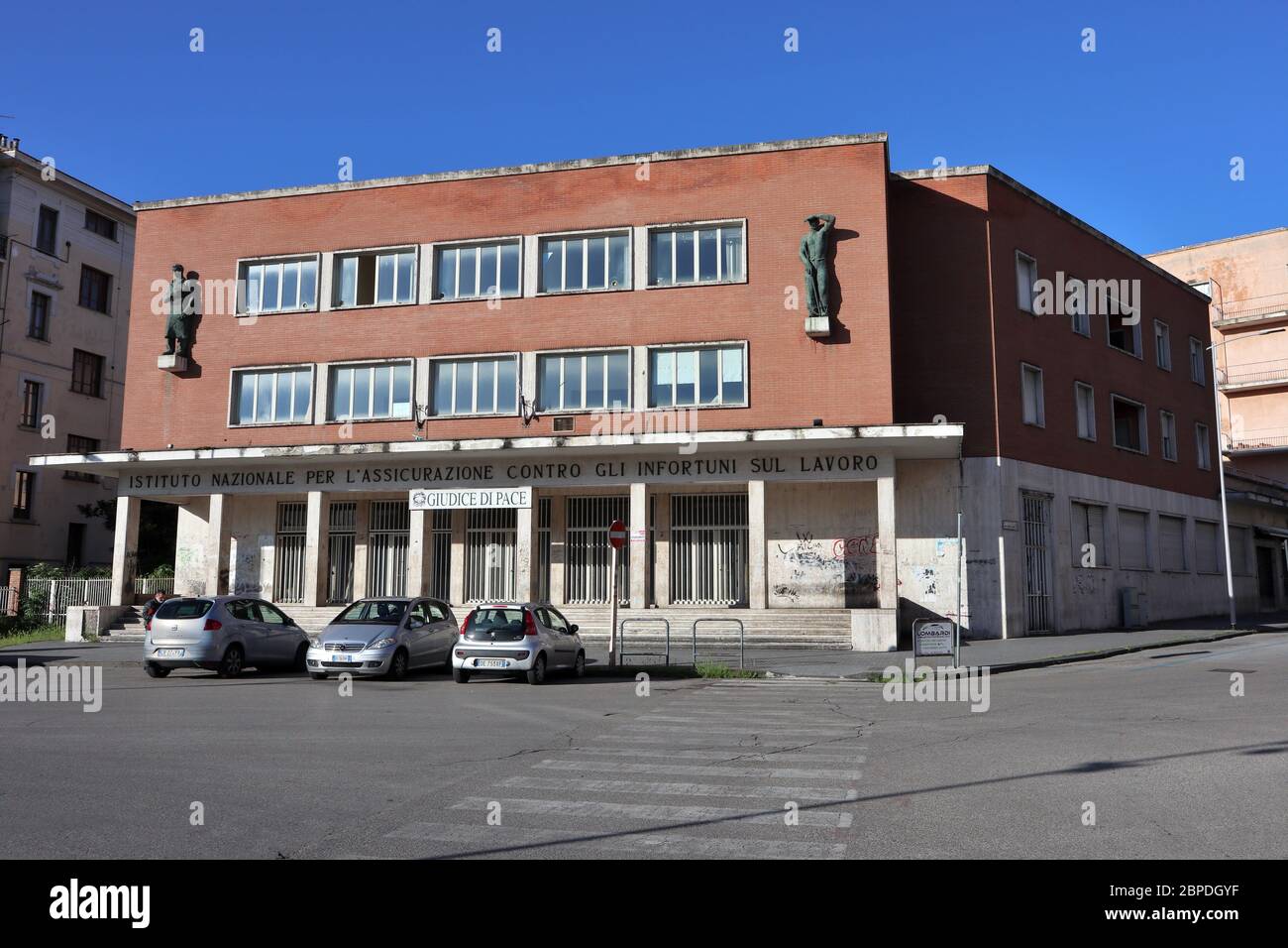 Benevento - Ex Palazzo Inail la mattina presto Stockfoto