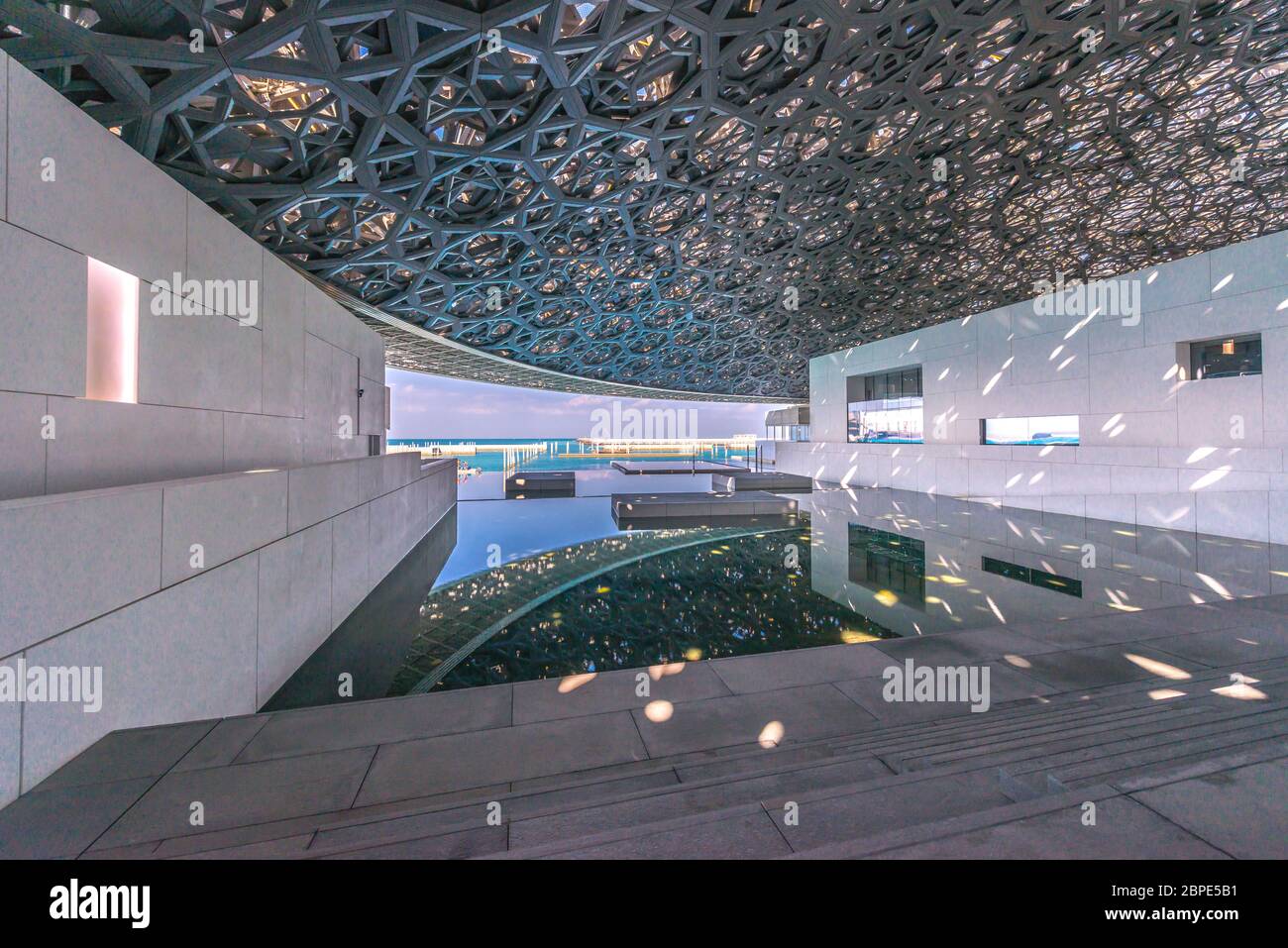 Innenansicht des Louvre in Abu Dhabi in den VAE Stockfoto