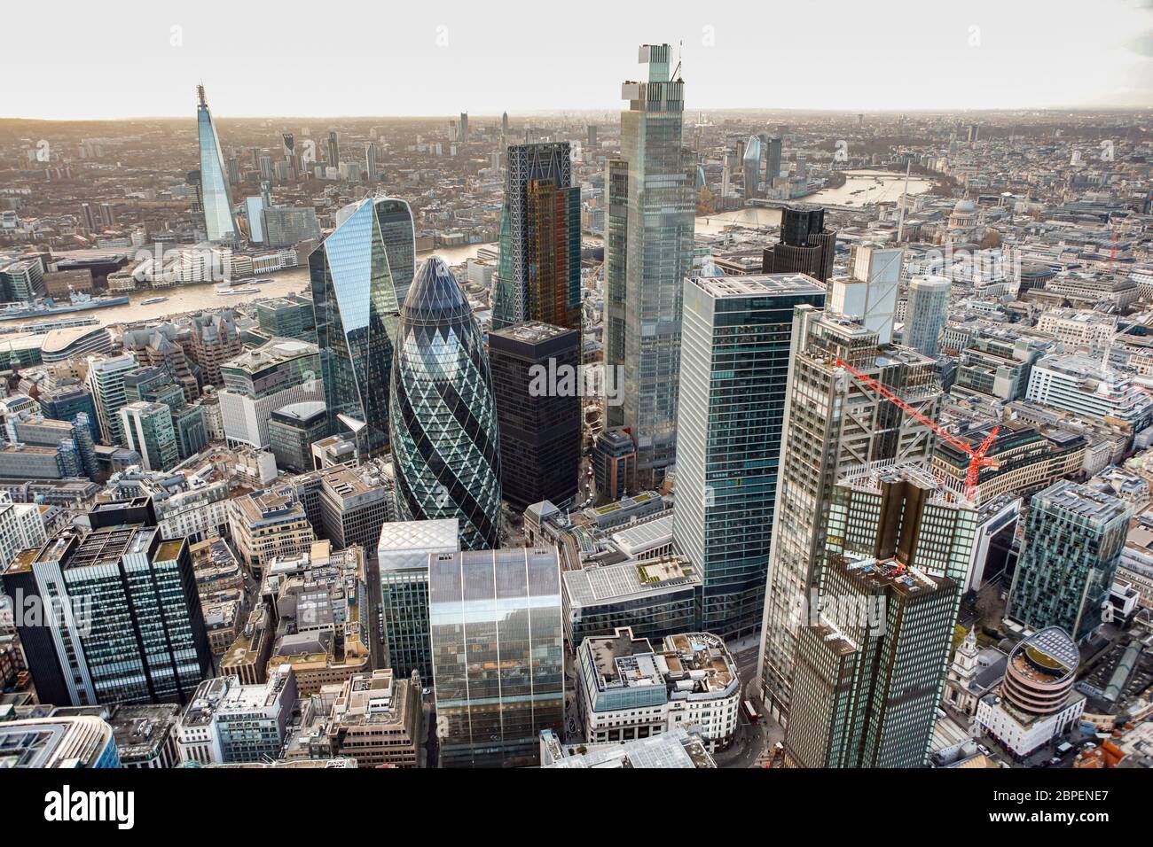 City of London Financial District mit dem Shard im Hintergrund Stockfoto