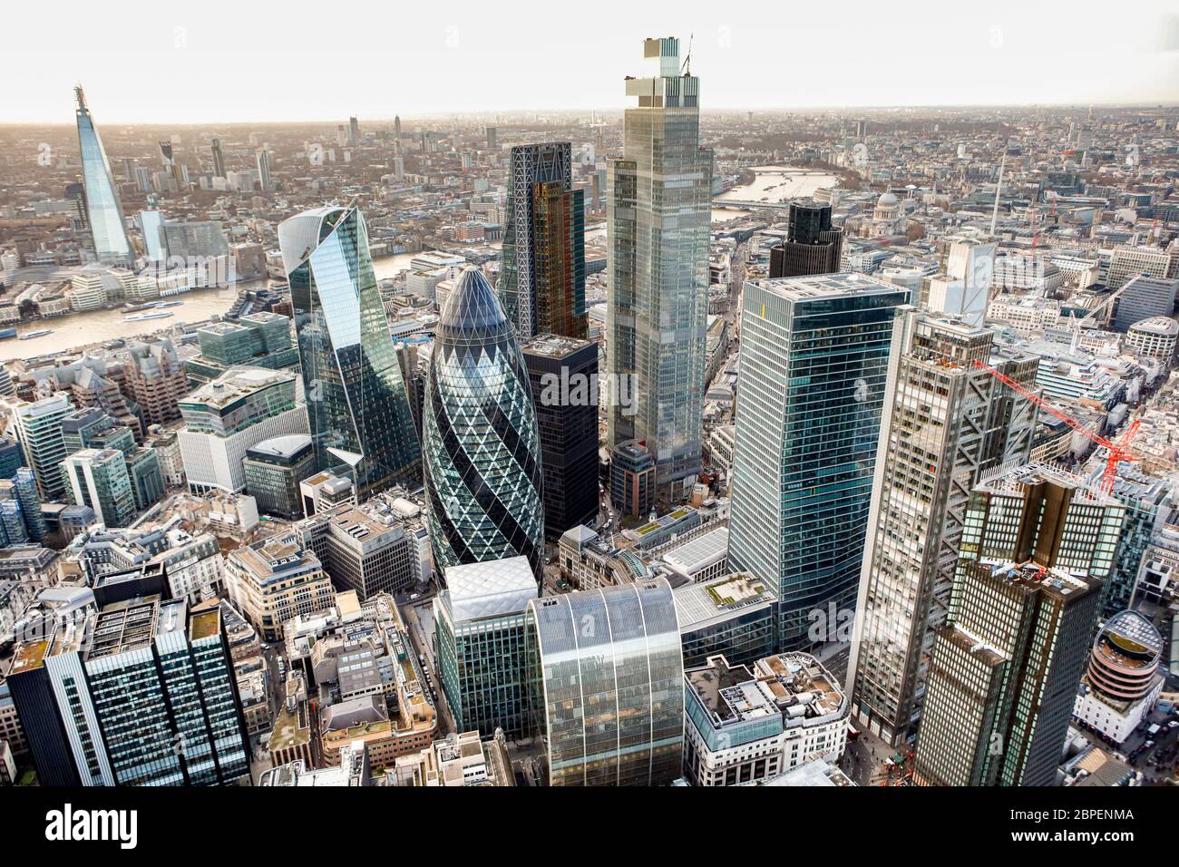 City of London Financial District mit dem Shard im Hintergrund Stockfoto
