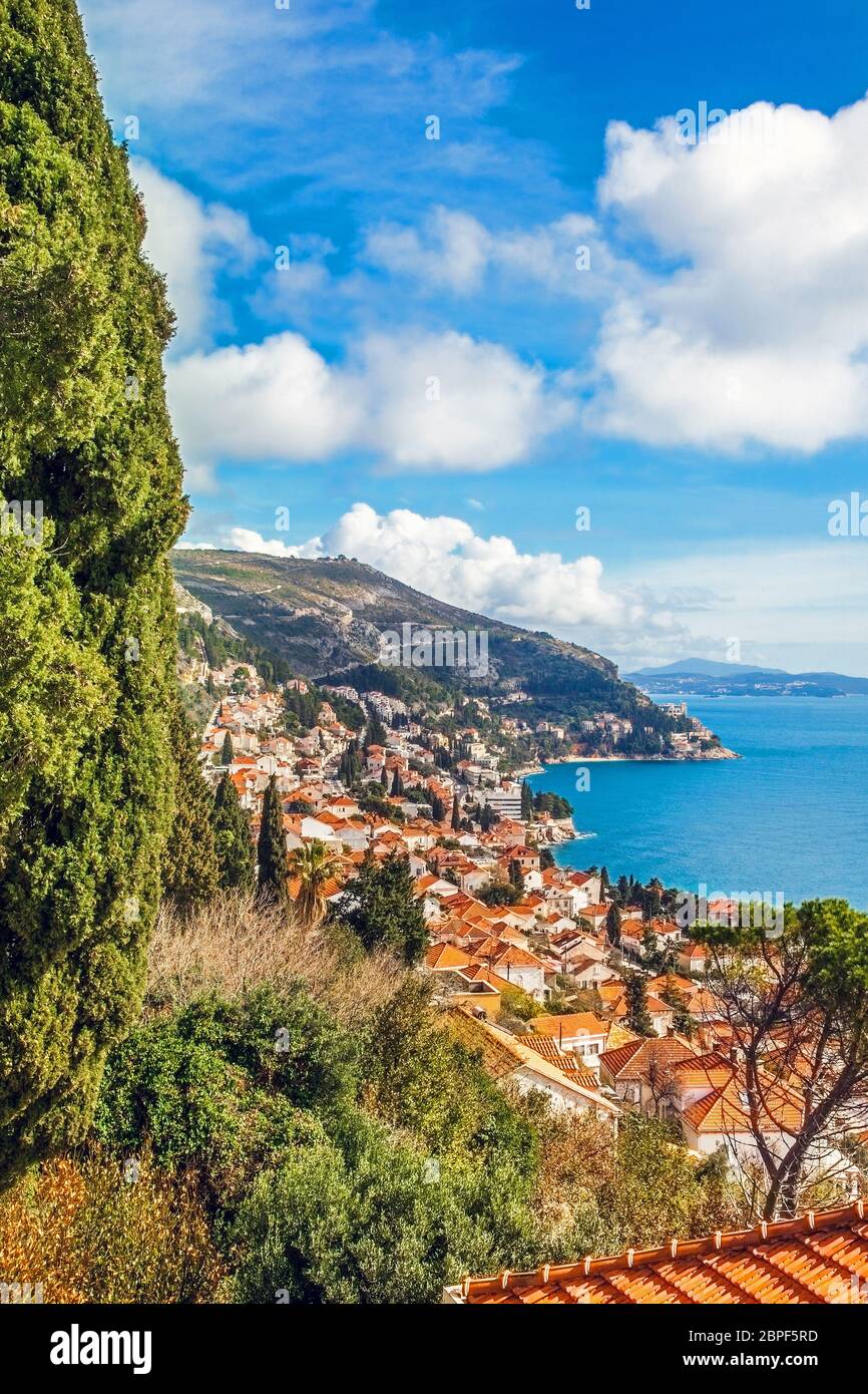Blick auf den Hafen und die Altstadt von Dubrovnik Kroatien Stockfoto