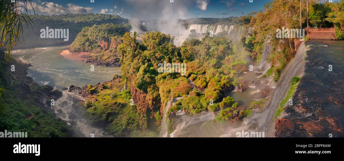 Ein Teil der Iguazu-Fälle vom Argentinischen Nationalpark, Misiones, Argentinien Stockfoto