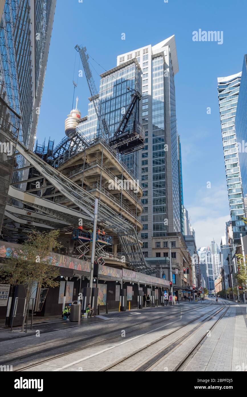 Ein neuer 5-stufiger Anbau des mehrfach benannten, preisgekrönten Turms von 1976 an der Ecke King und George Street Sydney befindet sich derzeit im Bau. Stockfoto