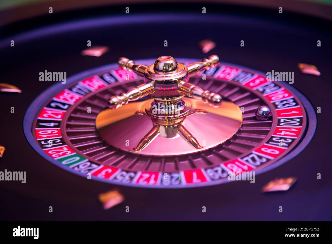 Roulette Rad in einem Casino läuft Stockfoto