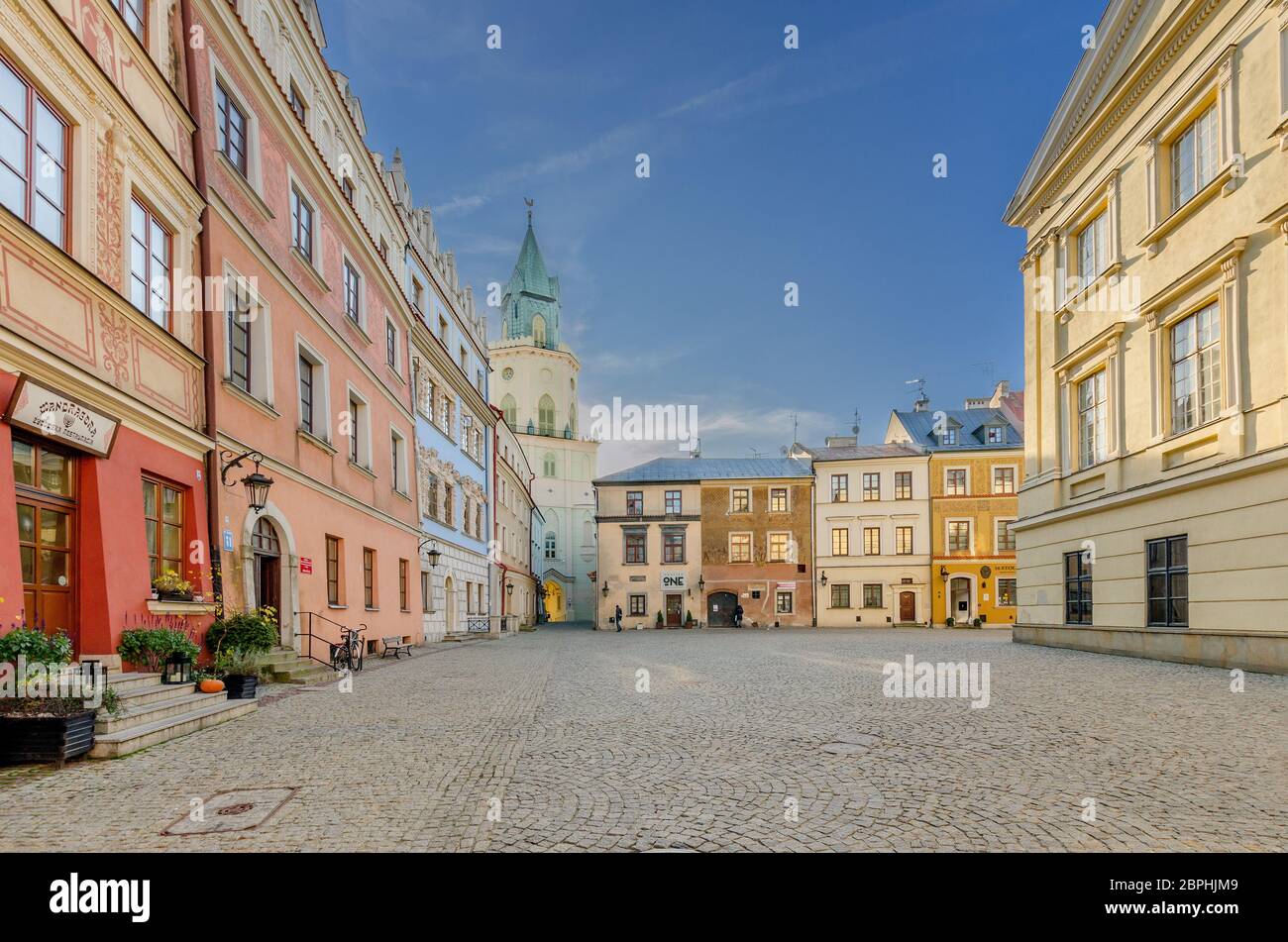 Lublin, Polen. Hauptmarkt mit dem Gebäude des Krontribunals und dem Trinitarian Tower. Stockfoto