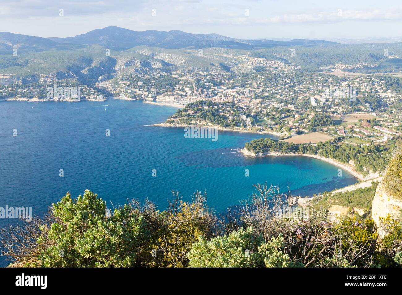 Cassis-Blick vom Cape Canaille oben, Frankreich. Wunderschöne französische Landschaft. Stockfoto