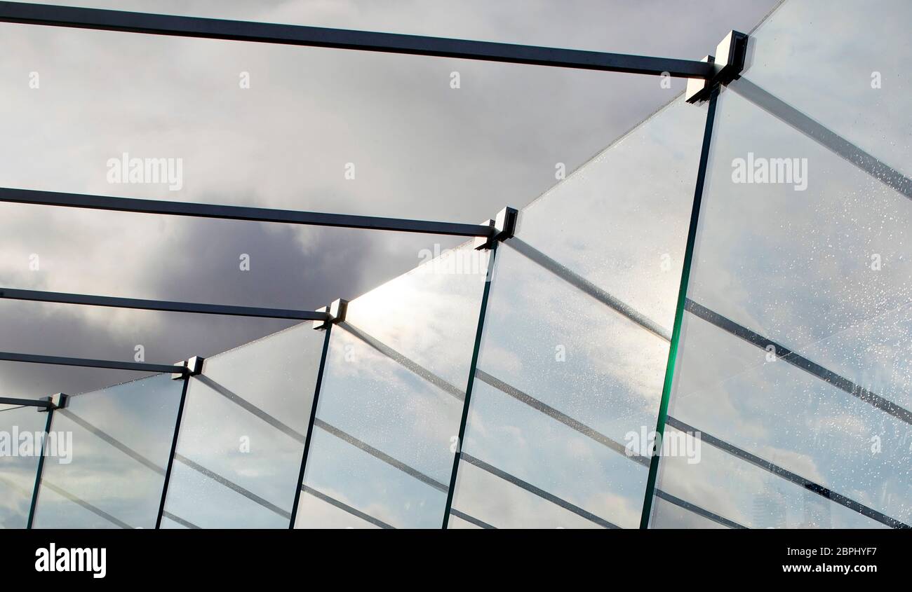 Detail aus Glas und Stahl Struktur. Space Needle, Seattle, Usa. Architekt: Olson Kständig, 2020. Stockfoto