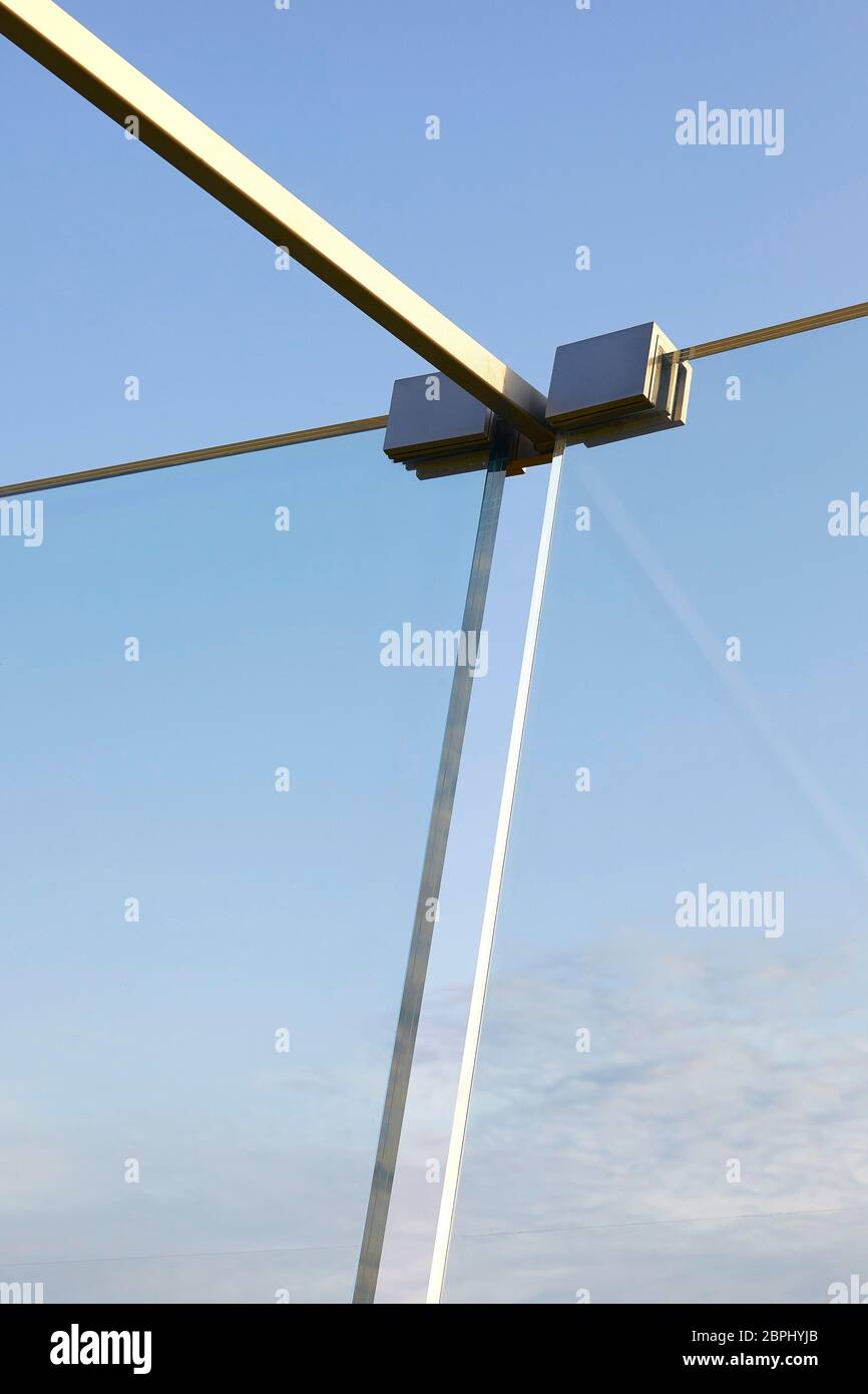 Detail aus Glas und Stahl Struktur. Space Needle, Seattle, Usa. Architekt: Olson Kständig, 2020. Stockfoto