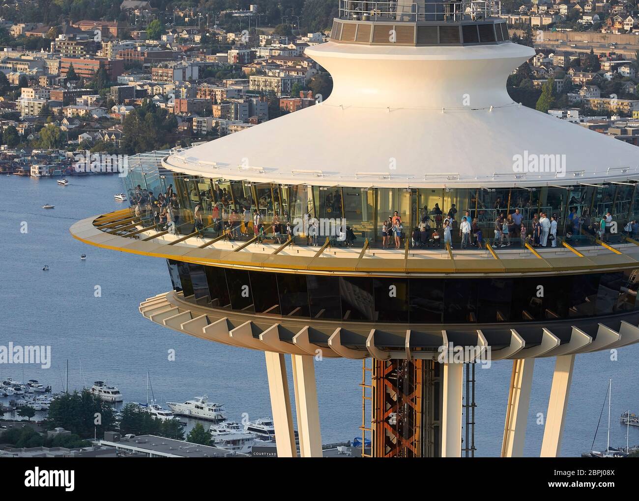 Detail der Untertasse geformt Top-Haus. Space Needle, Seattle, Usa. Architekt: Olson Kständig, 2020. Stockfoto