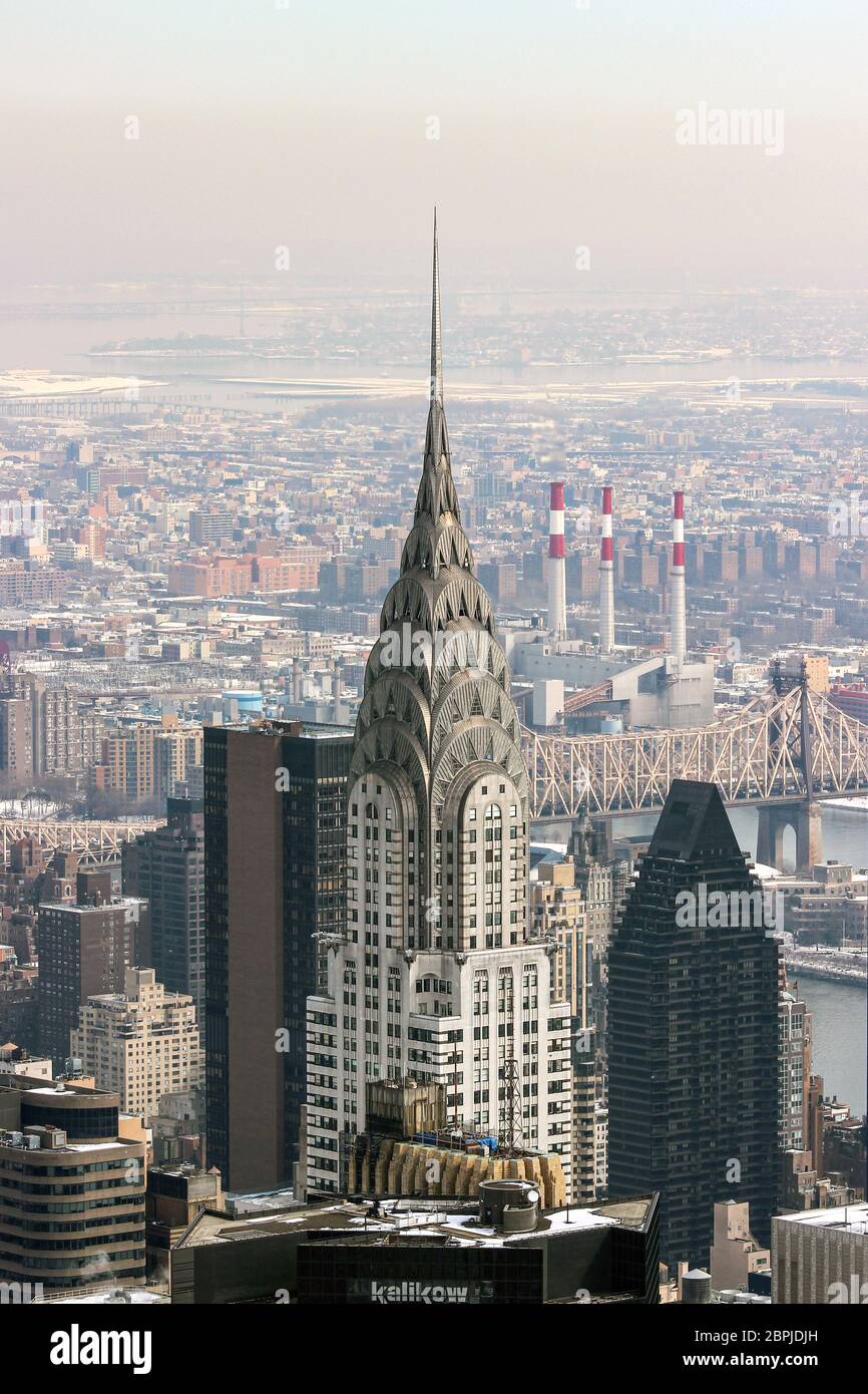 Luftaufnahme der berühmten Krone des Chrysler Building auf der 405 Lexington Avenue in Midtown Manhattan, New York City, USA Stockfoto