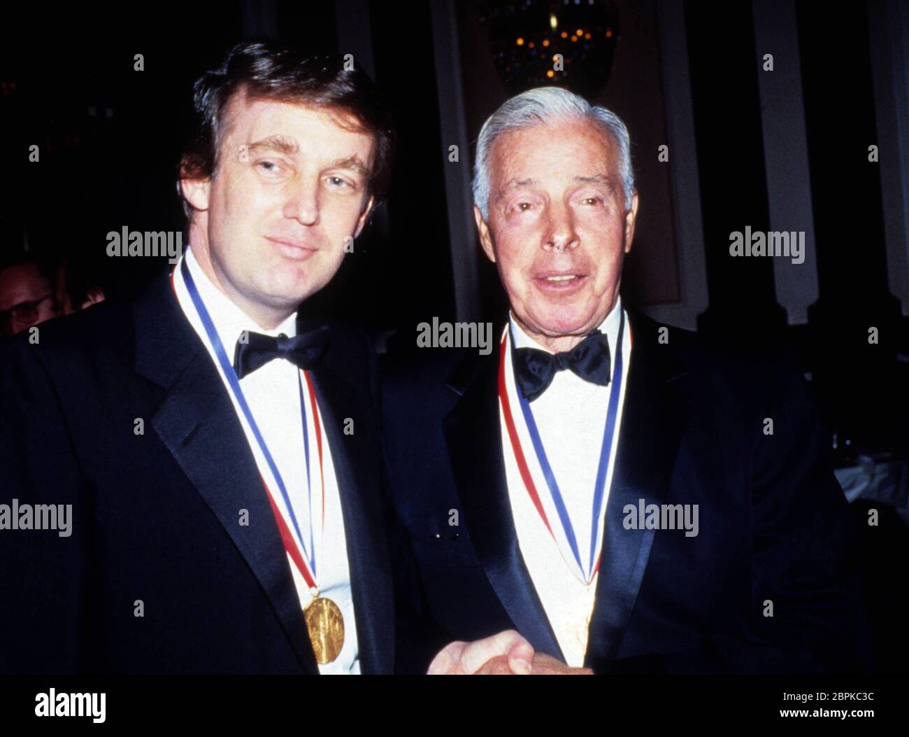 Donald Trump und Joe Dimaggio 10/29/1986 Quelle: John Barrett/PhotoLink/MediaPunch Stockfoto