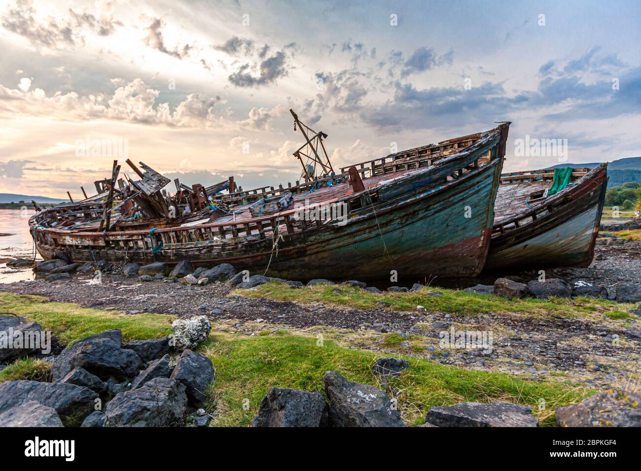 Schiffswracks in der Morgensonne auf der Isle of Mull, Schottland Stockfoto