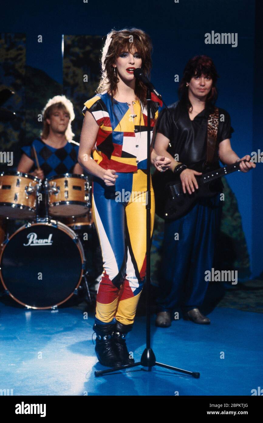 Nena mit Band (NDW) // 80er Jahre die deutsche Popmusikerin Nena mit Band // Neue Deutsche