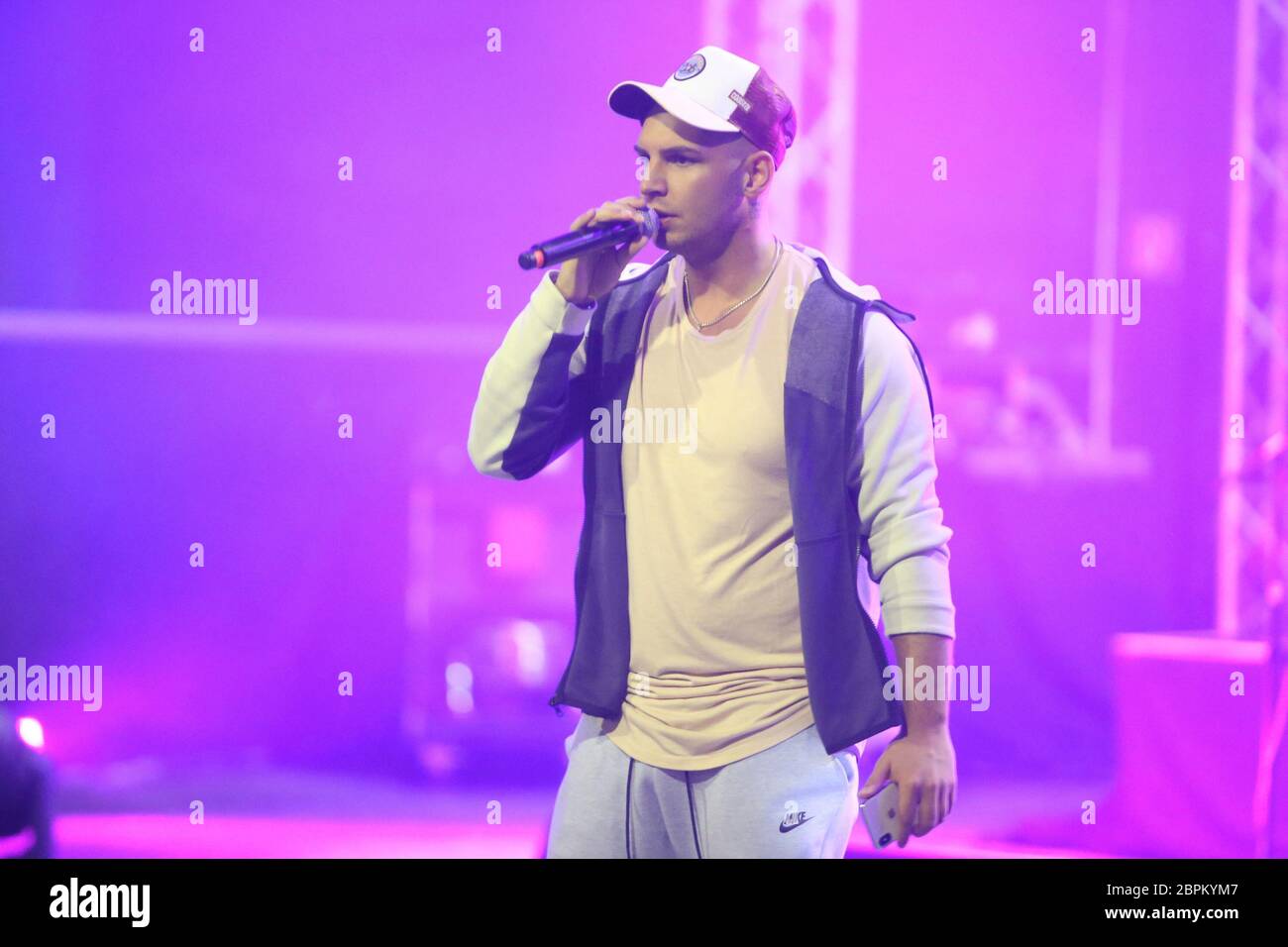 Pietro lombardi Fotos und Bildmaterial in hoher Auflösung Alamy