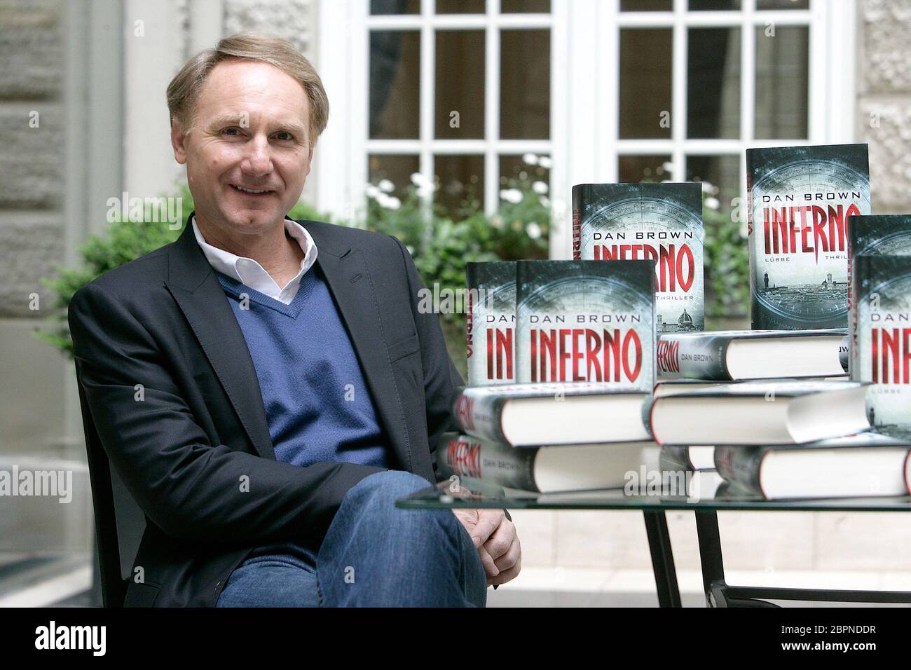 Dan Brown Buchpräsentation 'Inferno' - der US-amerikanische Schriftsteller Dan Brown präsentiert seinen neuesten Thriller 'Inferno' in Köln. Stockfoto