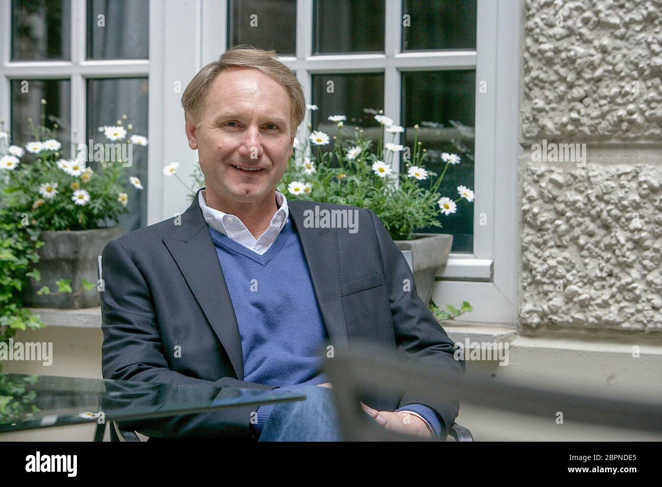 Dan Brown Buchpräsentation 'Inferno' - der US-amerikanische Schriftsteller Dan Brown präsentiert seinen neuesten Thriller 'Inferno' in Köln. Stockfoto