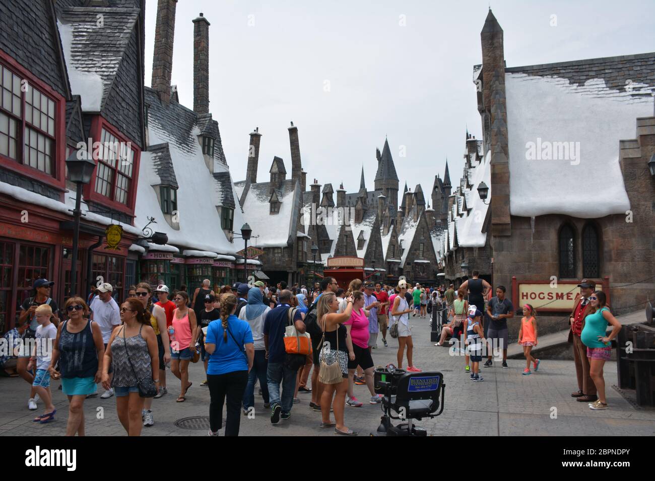 Das Dorf Hogsmeade in der Zauberwelt von Harry Potter - die Winkelgasse bei Islands of Adventure, Universal Studios Florida in der Nähe von Orlando, USA. Stockfoto
