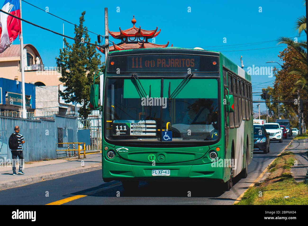 SANTIAGO, CHILE - MÄRZ 2020: Ein Transantiago - Red Movilidad Bus in Maipú Stockfoto