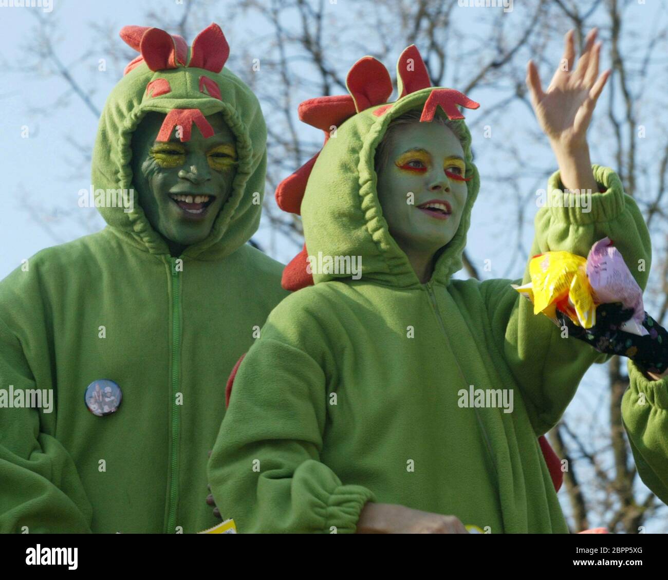 Karnevalsumzug mit Heidi Klum - das deutsche Model Heidi Klum und ihr britischer Ehemann Seal beim Karnevalsumzug in Klum´s Heimatstadt Bergisch-Gladbach. Stockfoto