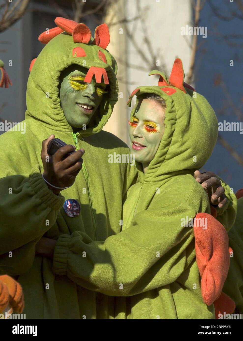 Karnevalsumzug mit Heidi Klum - das deutsche Model Heidi Klum und ihr britischer Ehemann Seal beim Karnevalsumzug in Klum´s Heimatstadt Bergisch-Gladbach. Stockfoto
