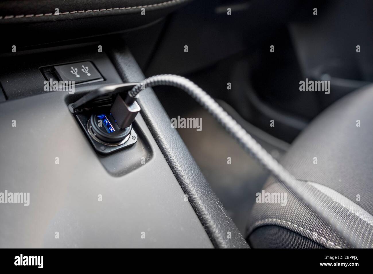 Usb-Kabel auto Double Charge Zigarettenanzünder. Stockfoto