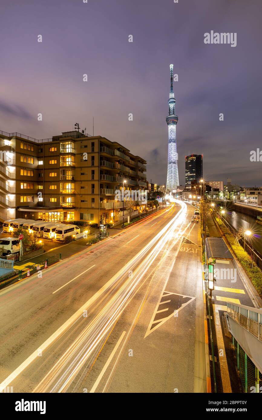 Tokio skytree Sonnenuntergang in Japan. Tokio Skytree ist das höchste frei stehende Bauwerk in Japan und 2 in der Welt mit über 10 Millionen Besuchern ihr Stockfoto