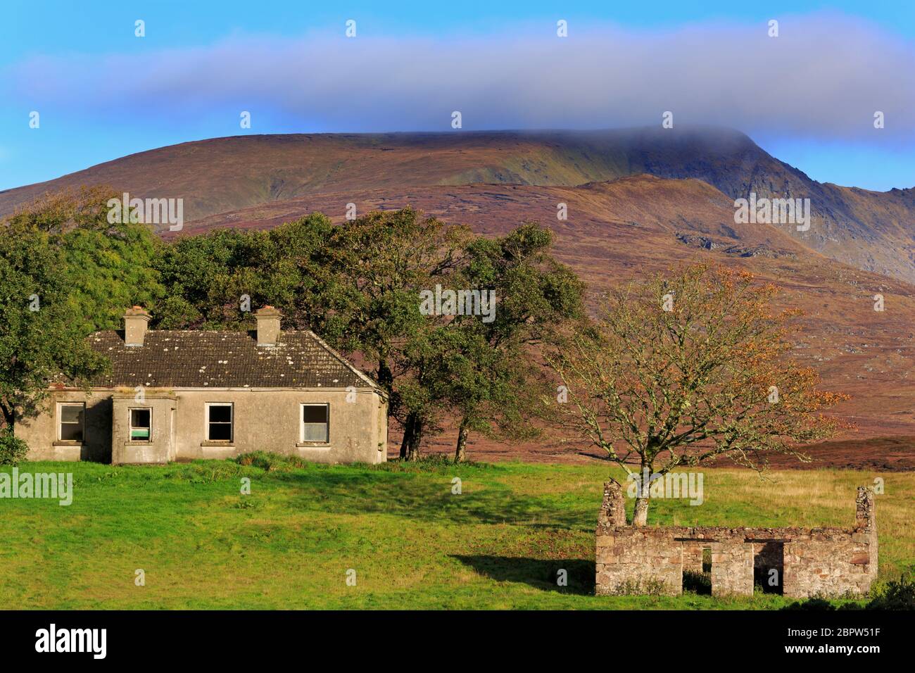 Cottage Ruinen in der Nähe von Mulranny, County Mayo, Connaught, Irland, Europa Stockfoto
