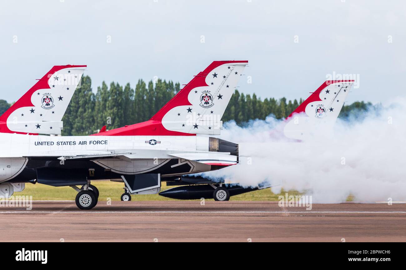 Die Thunderbirds anzeigen Team das Gesehene in 2017 Royal International Air Tattoo am Royal Air Force Fairford in Gloucestershire - der größte militar Stockfoto