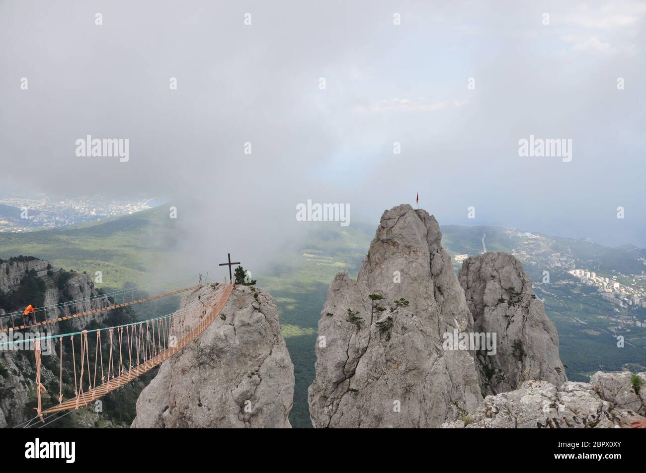 Felsen in den Bergen über dem Meer auf der Krim Stockfoto