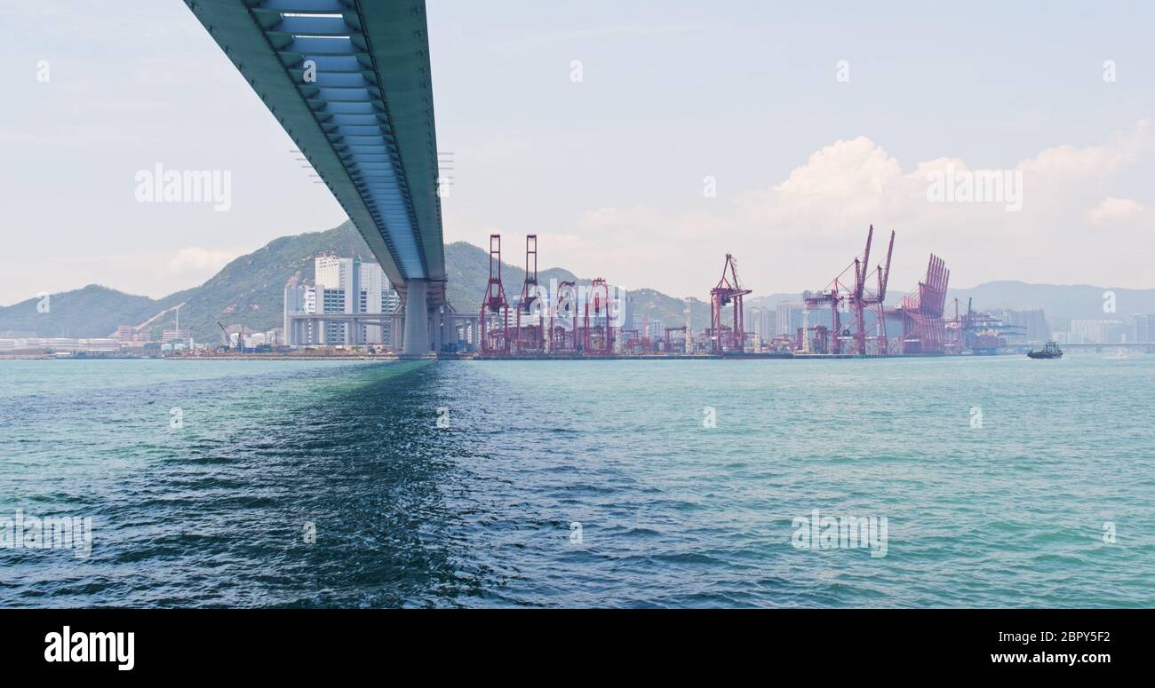Kwai Tsing, Hongkong 02. Mai 2018:- Hafen und Steinbrücke für Container in Hongkong Stockfoto