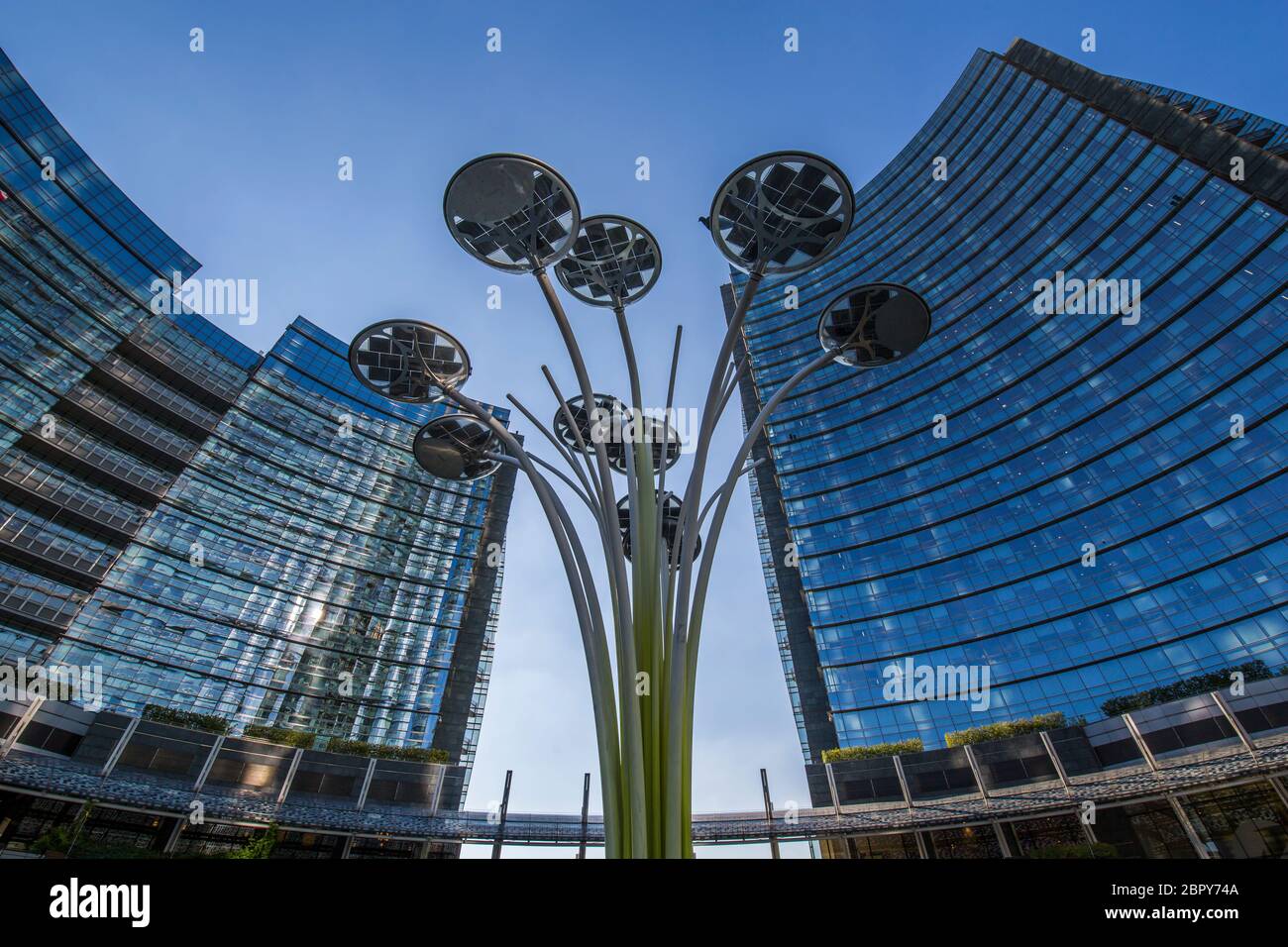 Blick auf die Gebäude in Piazza Gae Aulenti, Mailand, Lombardei, Italien, Europa Stockfoto