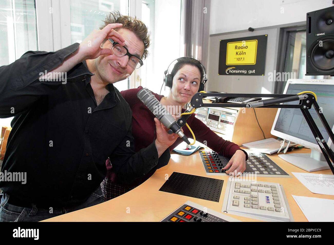 Radio Köln - der deutsche Stand-Up-Comedian und Schauspieler Paul Panzer im Radio  Köln Studio Stockfotografie - Alamy