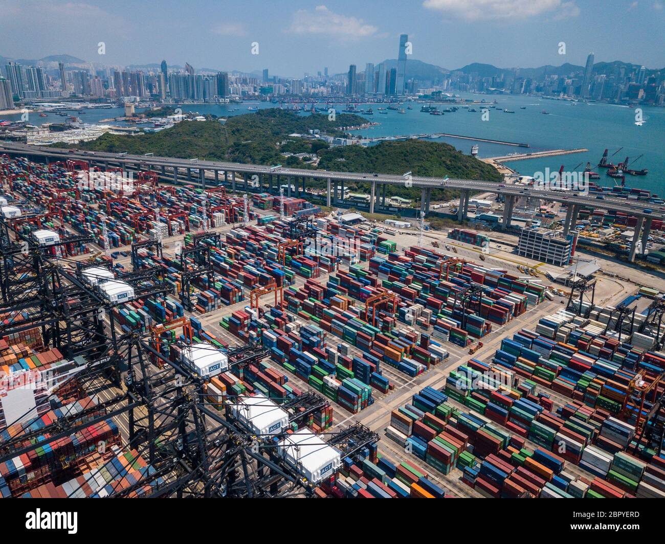 Kwai Tsing , Hongkong 02 Mai 2018:- Frachtcontainer Hafen Stockfoto