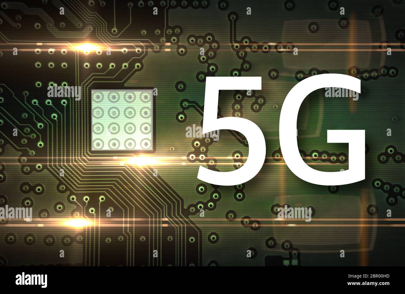 5G Mobile Chip auf Computerplatine Hintergrund. Copy Space und Technologiekonzept. Selektiver Fokus Stockfoto