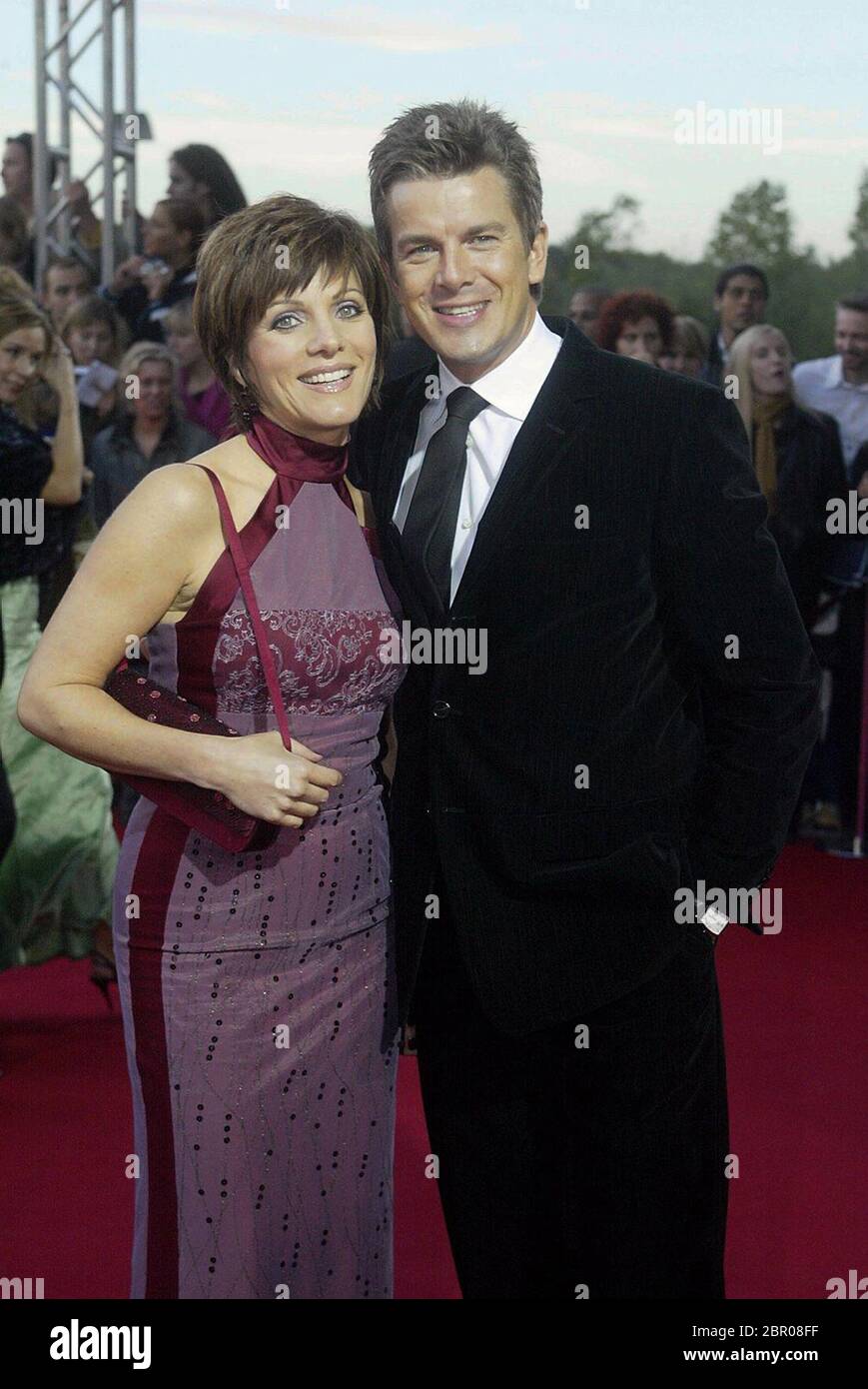 Deutscher Fernsehpreis 2004 - Verleihung des 6. Deutsche Fernsehpreis im Coloneum in Köln. Roter Teppich. Birgit Schrowange und Markus Lanz. Stockfoto