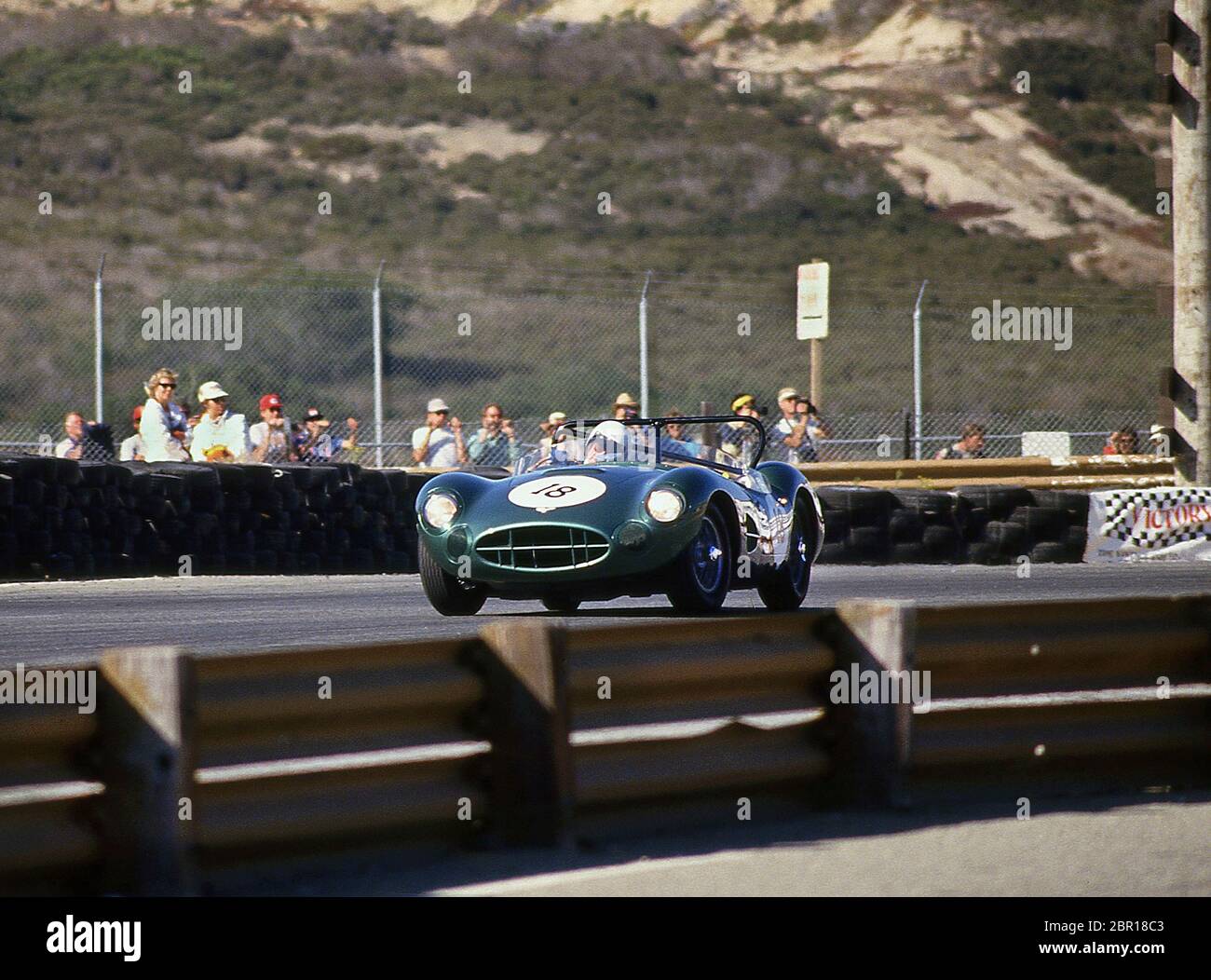 Aston Martin aus den 50er Jahren bei den Monterey Historic Auto Rennen auf der Laguna Seca Rennstrecke 1986 Stockfoto