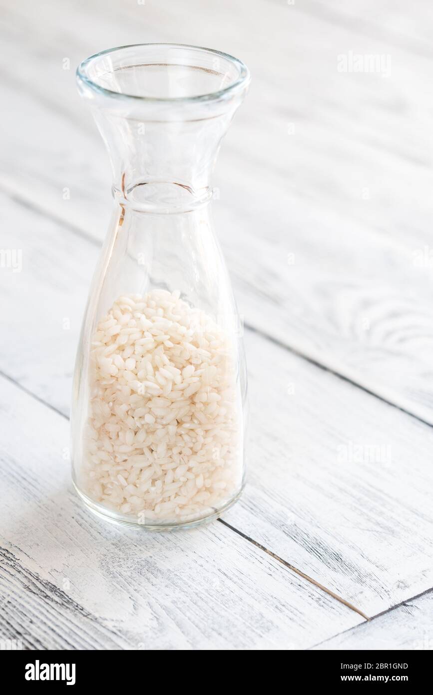 Arborio Reis in der Flasche Stockfoto