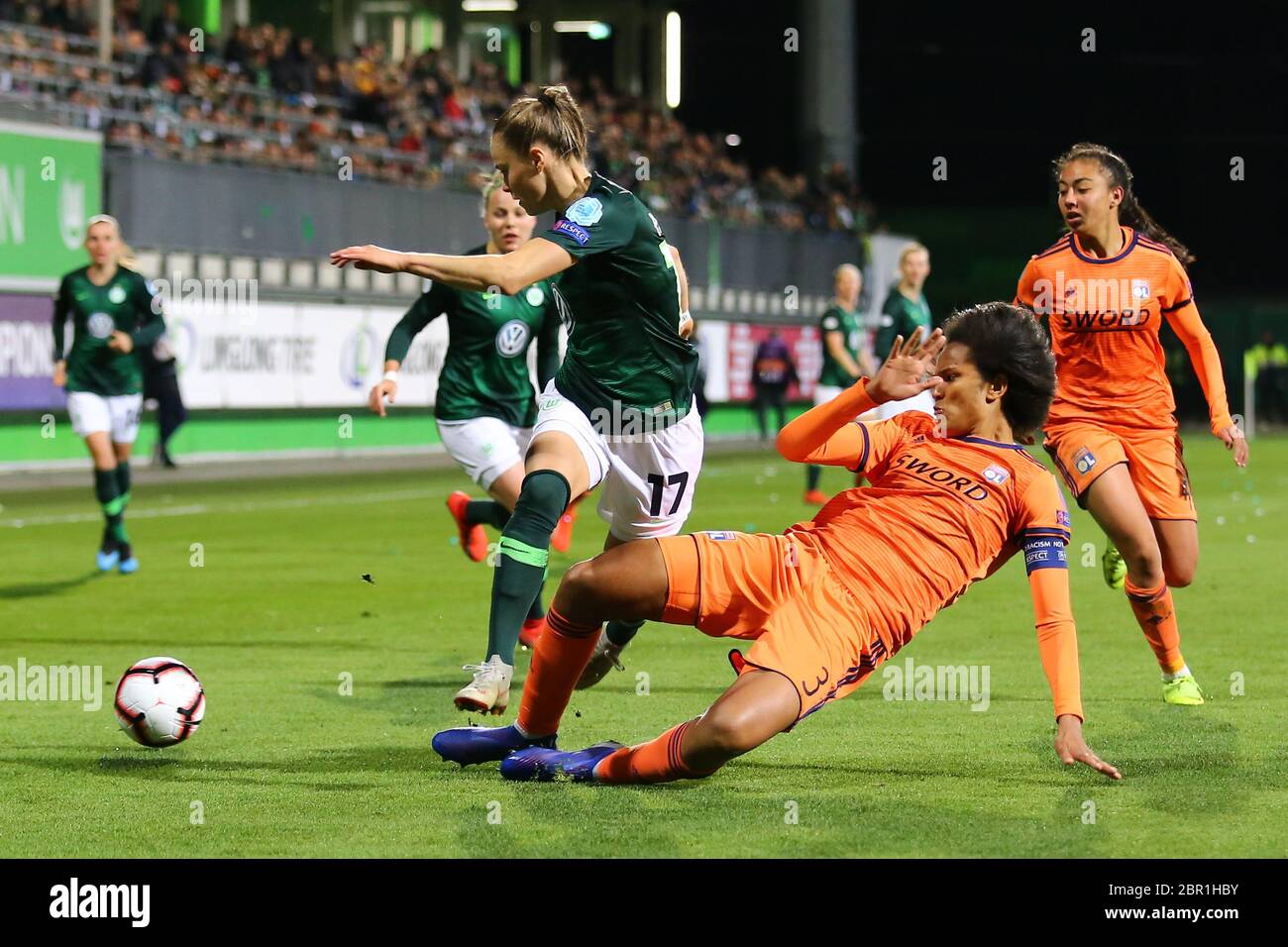 Wolfsburg, 27. März 2019: Ewa Pajor im Einsatz gegen Olympique Lyon-Spieler während des Fußballspieles VfL Wolfsburg gegen Olympique Lyon Stockfoto