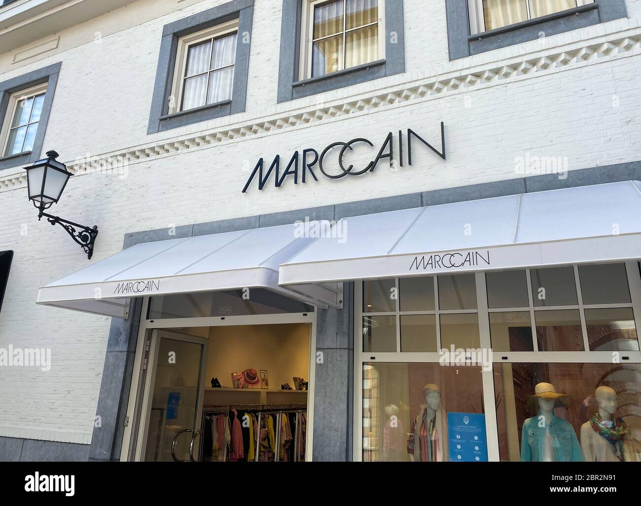 marc cain; Zentrum; Designer; Mode; niederlande; Outlet; roermond;  Produkte; Outdoor; Accessoires; Marke; Gebäude; Geschäft; Kette; Stadt;  Kleidung Stockfotografie - Alamy