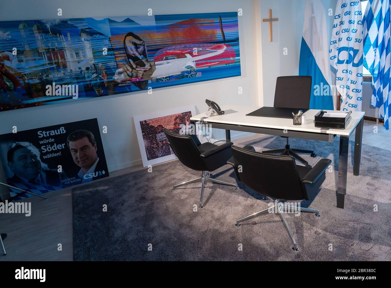 20. Mai 2020, Bayern, München: Die leere Studie von Markus Söder im CSU-Parteihauptsitz. Foto: Peter Kneffel/dpa Stockfoto
