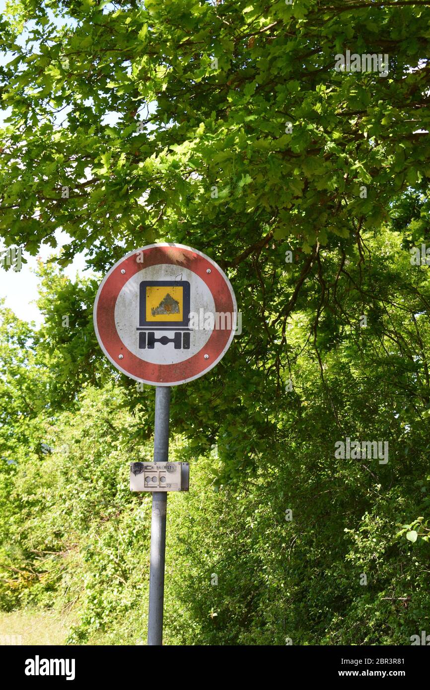 Altes Verkehrsschild Stockfotos Und Bilder Kaufen Alamy