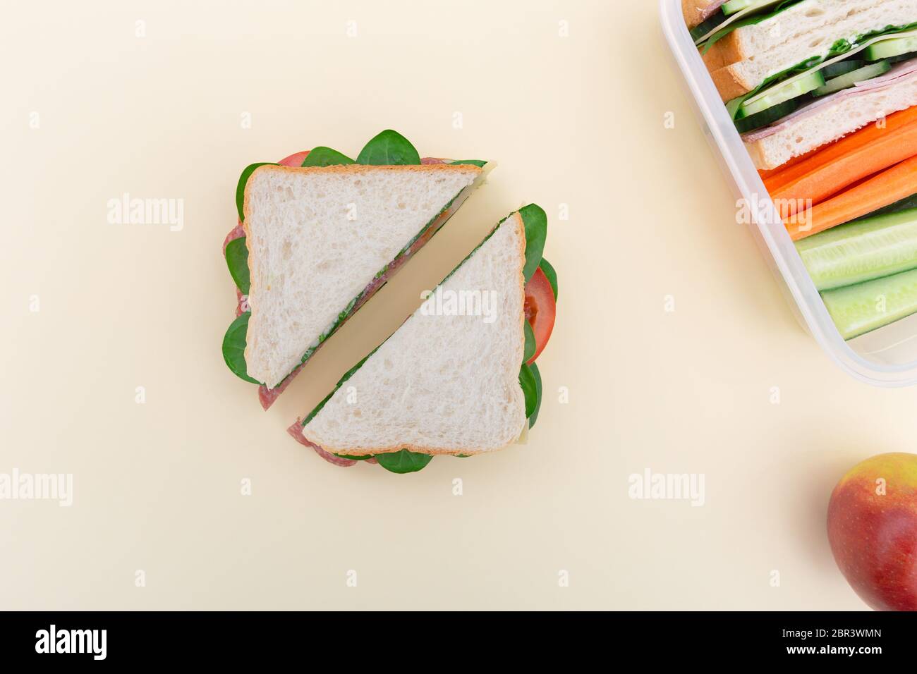 Gesundes Essen ein Sandwich in Lunchbox Stockfoto