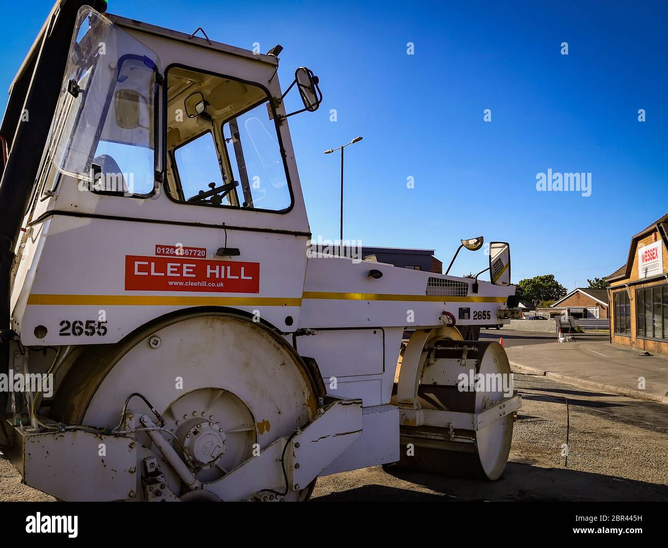 Poole, Großbritannien. Mai 2020. Bournemouth, Großbritannien. Mittwoch, 20. Mai 2020. Die Wallisdown Road ist wegen Reparaturen und Instandsetzung geschlossen. Die Straße ist eine große Durchgangsstraße zwischen Bournemouth und Poole. Kredit: Thomas Faull/Alamy Live News Stockfoto